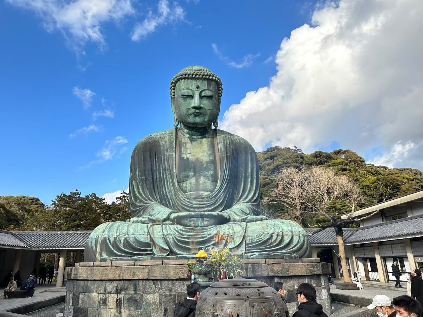 Kamakura Great Buddha (Daibutsu) at Kotokuin Temple — full frame with sky